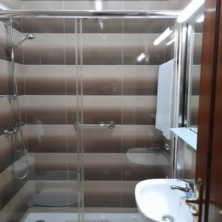 Residencial Trinas 2 3*