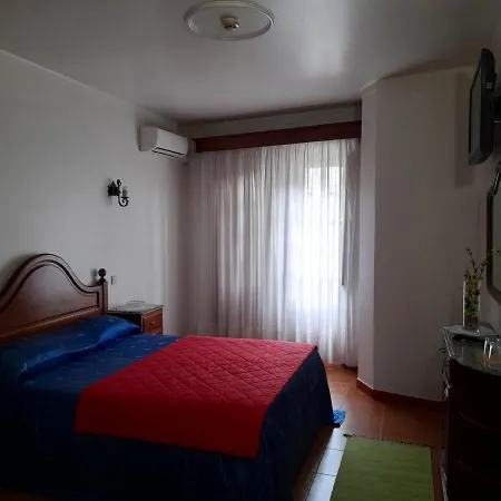 Residencial Trinas 2 بيت ضيافة غيمارايش
