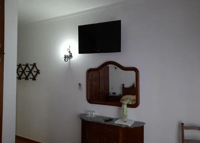 Residencial Trinas 2 ゲストハウス ギマランイス